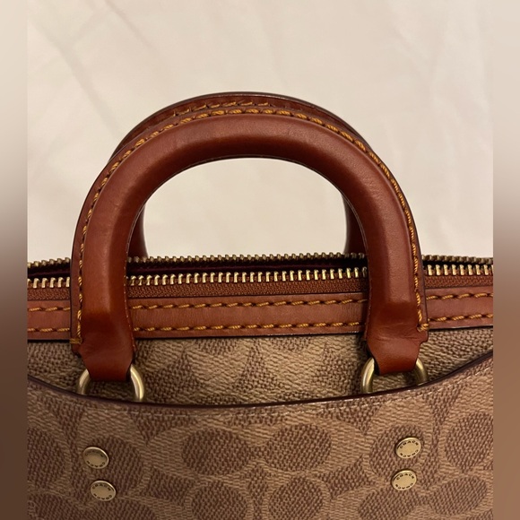 Rogue Slim Brief 25 In Signature Canvas - Picture 11 of 14